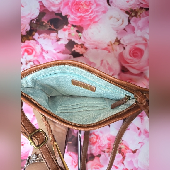 The Sak Leather Mini crossbody bag tan color like NEW - Picture 5 of 7